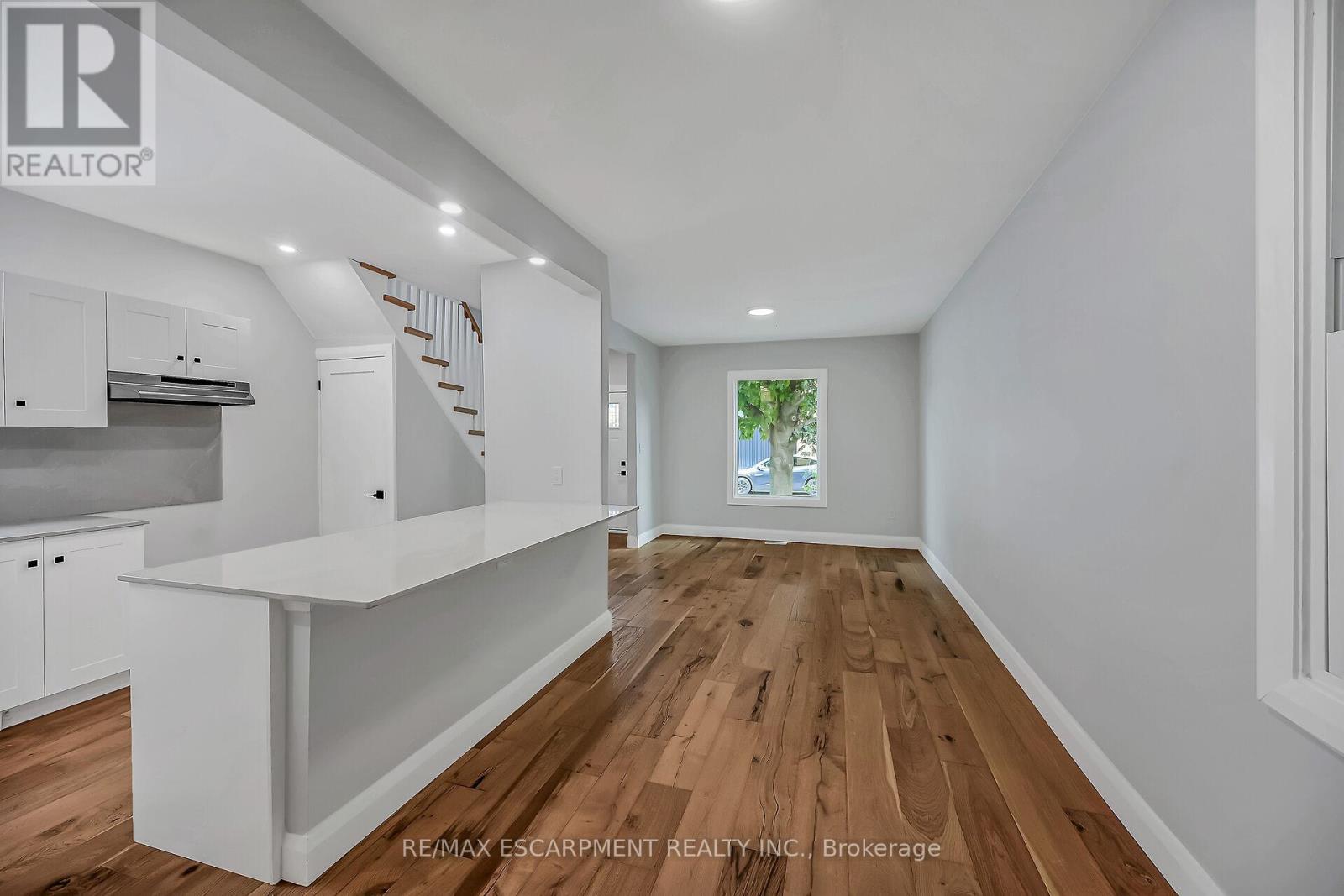 193 Glendale Avenue N, Hamilton, Ontario  L8L 7K2 - Photo 11 - X12565692