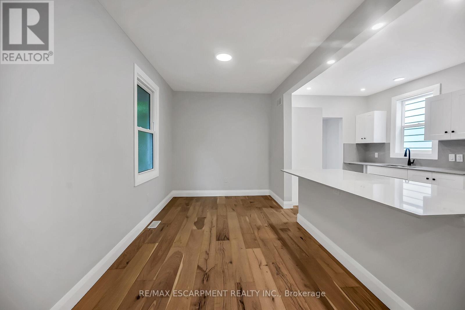 193 Glendale Avenue N, Hamilton, Ontario  L8L 7K2 - Photo 7 - X12565692