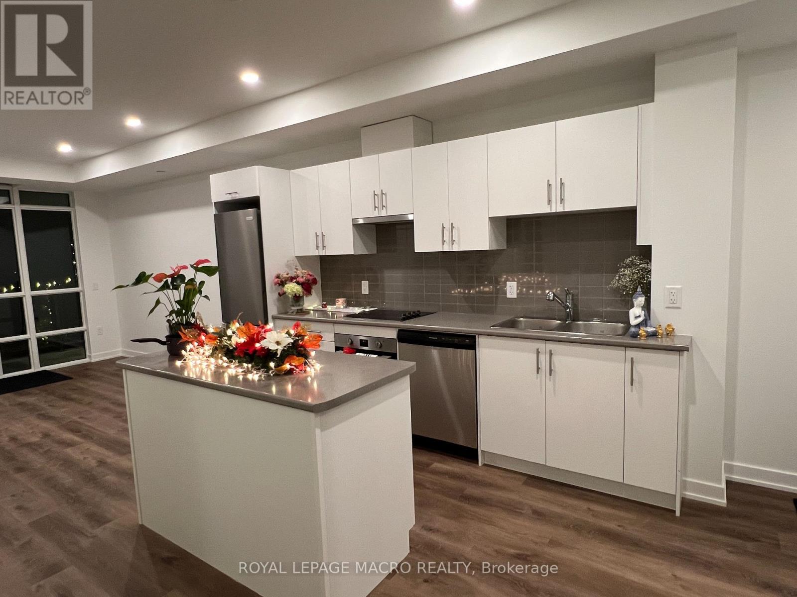 401 - 461 Green Road, Hamilton, Ontario  L8E 5B4 - Photo 2 - X12565806