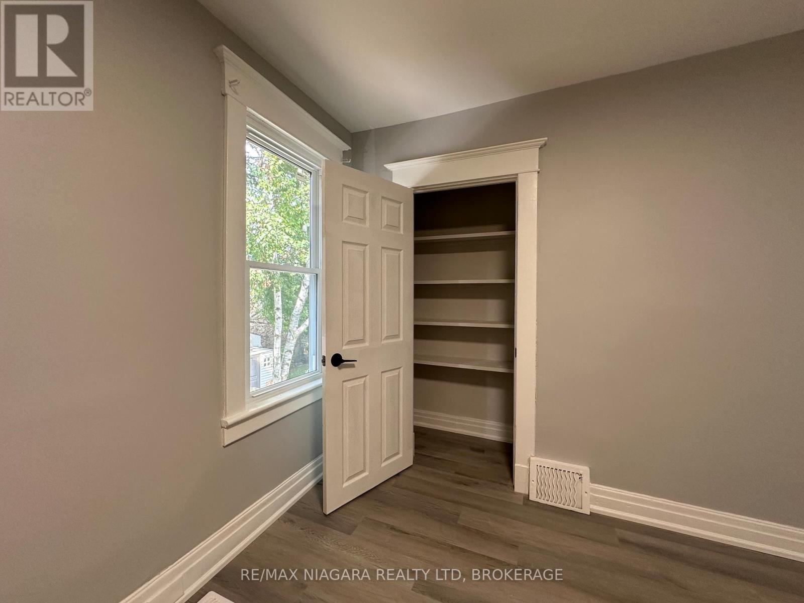 Unit B - 27 Water Street, St. Catharines, Ontario  L2R 4T6 - Photo 18 - X12448229