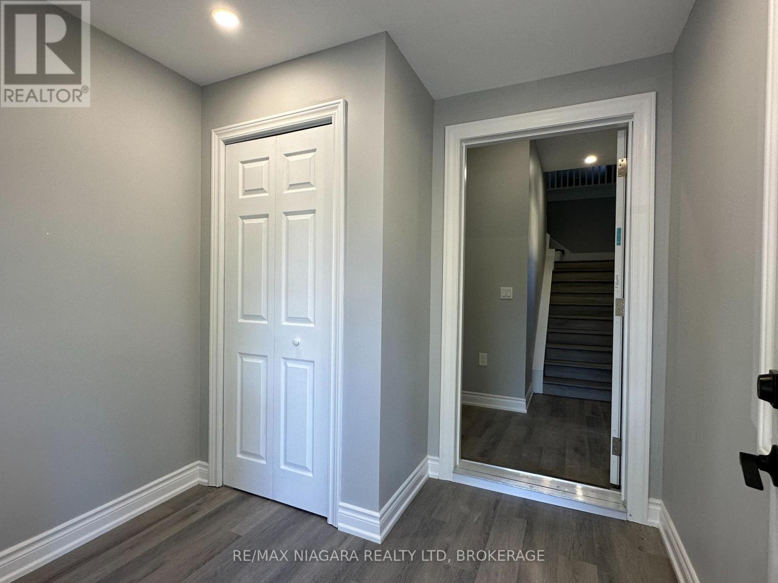 Unit B - 27 Water Street, St. Catharines, Ontario  L2R 4T6 - Photo 3 - X12448229