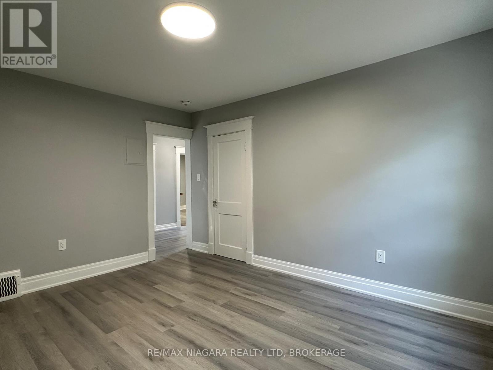 Unit B - 27 Water Street, St. Catharines, Ontario  L2R 4T6 - Photo 11 - X12448229