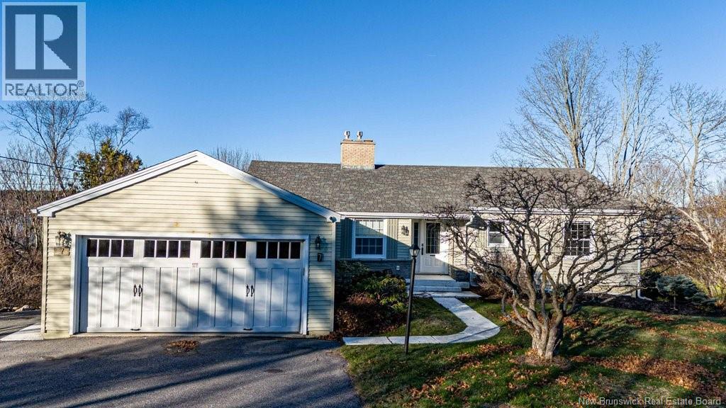 7 Crestline Road, Rothesay, New Brunswick  E2H 1C5 - Photo 2 - NB130393