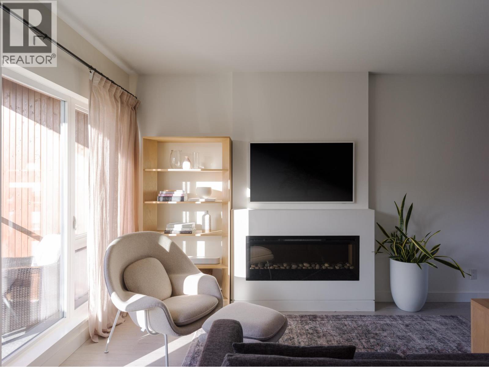 35 3595 SALAL DRIVE, North Vancouver, British Columbia