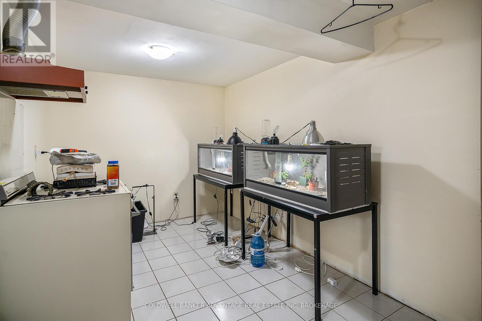 6808 Corwin Crescent, Niagara Falls, Ontario  L2G 2M7 - Photo 46 - X12565878