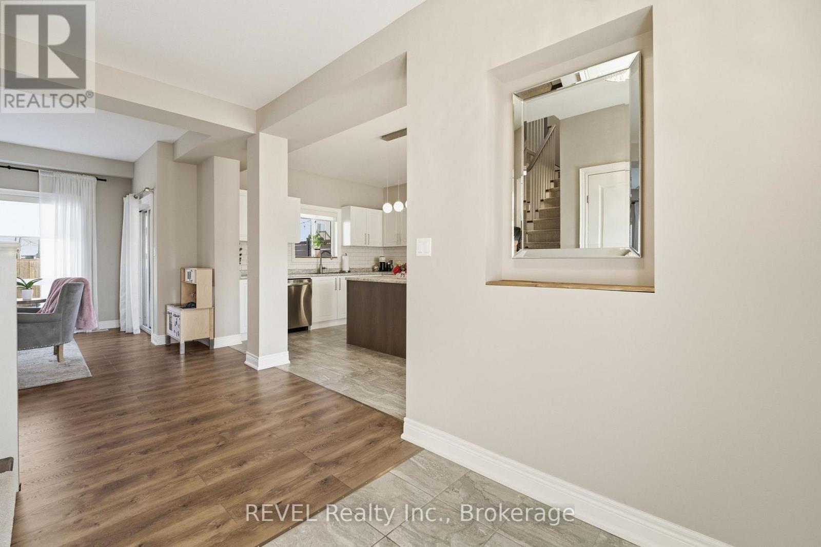 1058 Meadowood Street, Fort Erie, Ontario  L2A 0B9 - Photo 10 - X12565932