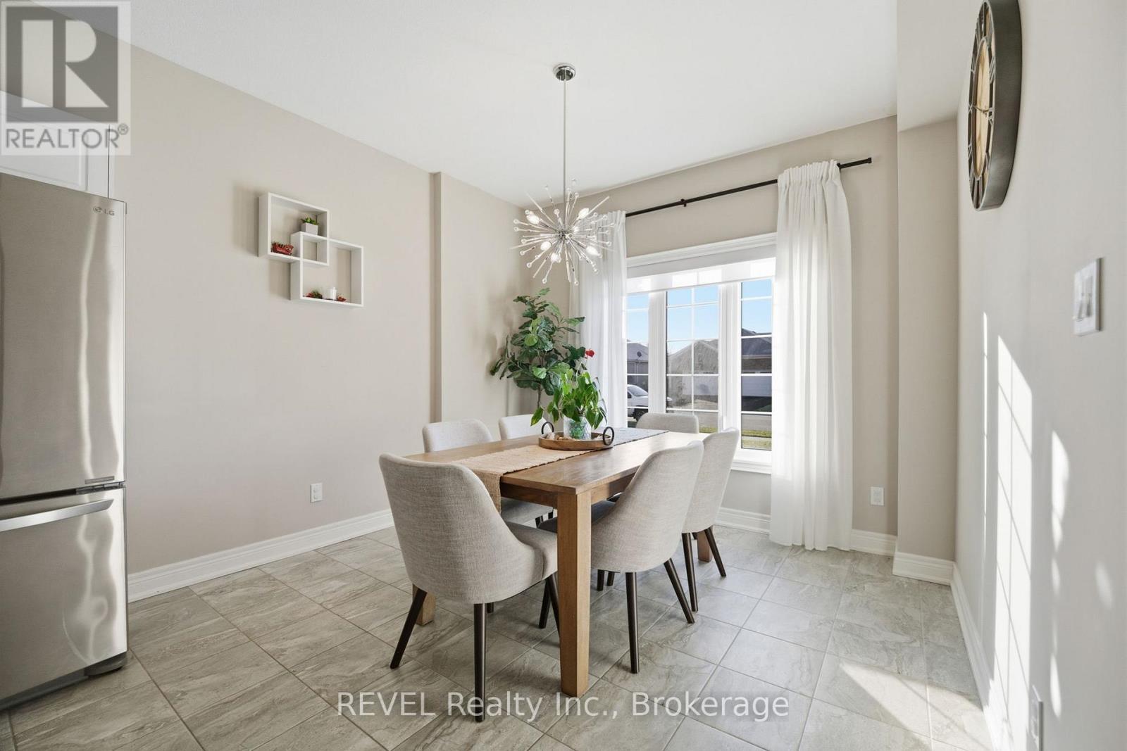 1058 Meadowood Street, Fort Erie, Ontario  L2A 0B9 - Photo 16 - X12565932