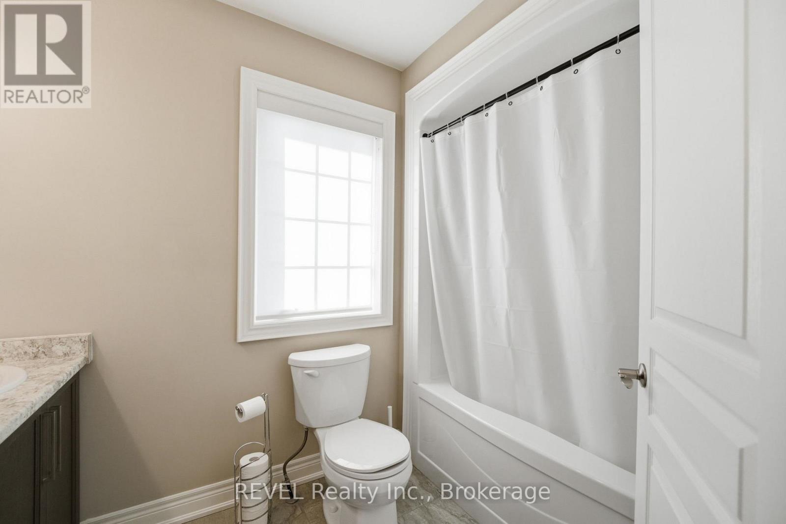 1058 Meadowood Street, Fort Erie, Ontario  L2A 0B9 - Photo 27 - X12565932