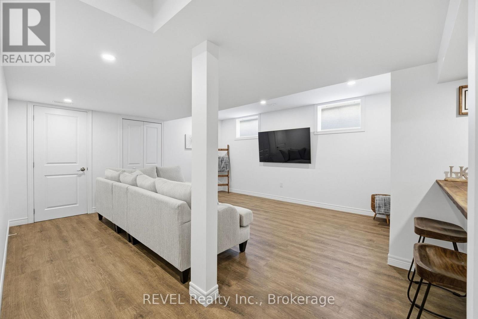 1058 Meadowood Street, Fort Erie, Ontario  L2A 0B9 - Photo 35 - X12565932