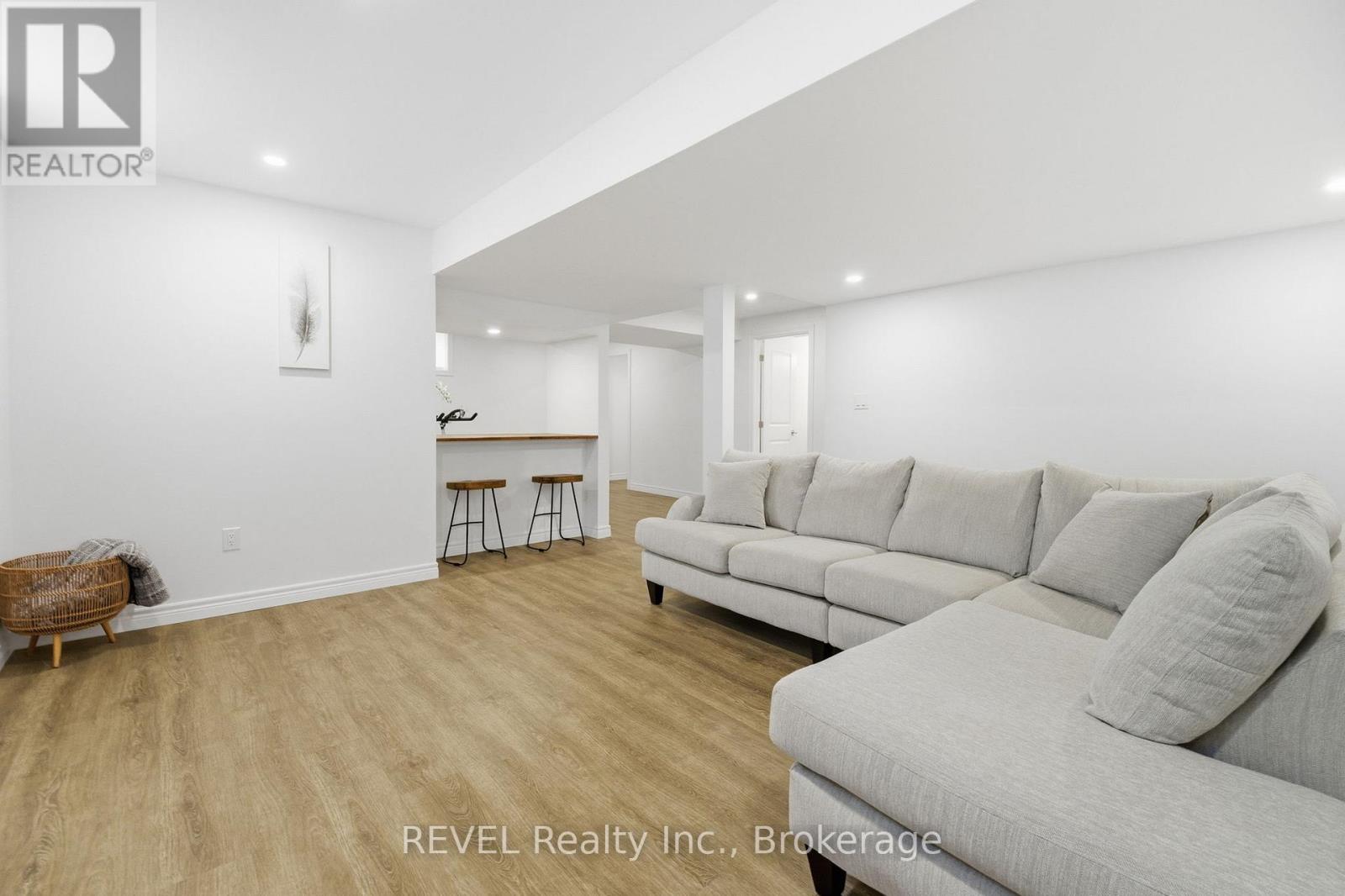 1058 Meadowood Street, Fort Erie, Ontario  L2A 0B9 - Photo 36 - X12565932