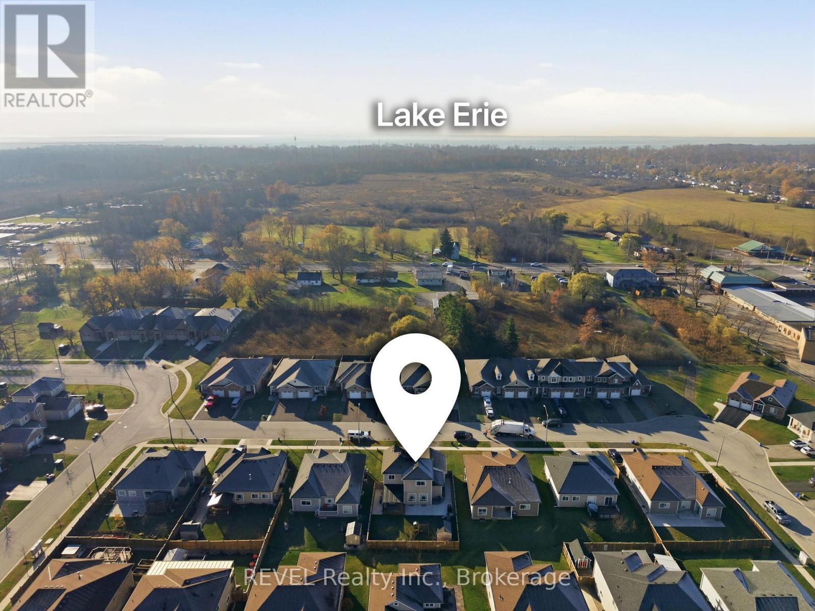 1058 Meadowood Street, Fort Erie, Ontario  L2A 0B9 - Photo 4 - X12565932