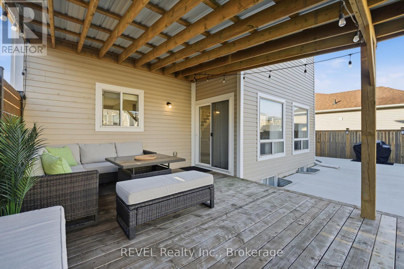 1058 Meadowood Street, Fort Erie (Crescent Park), Ontario  L2A 0B9 - Photo 41 - X12565932