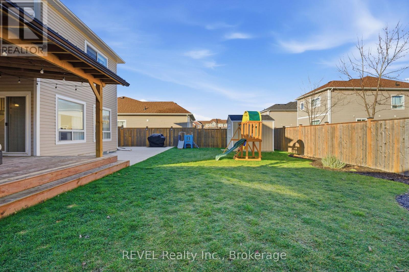 1058 Meadowood Street, Fort Erie (Crescent Park), Ontario  L2A 0B9 - Photo 42 - X12565932