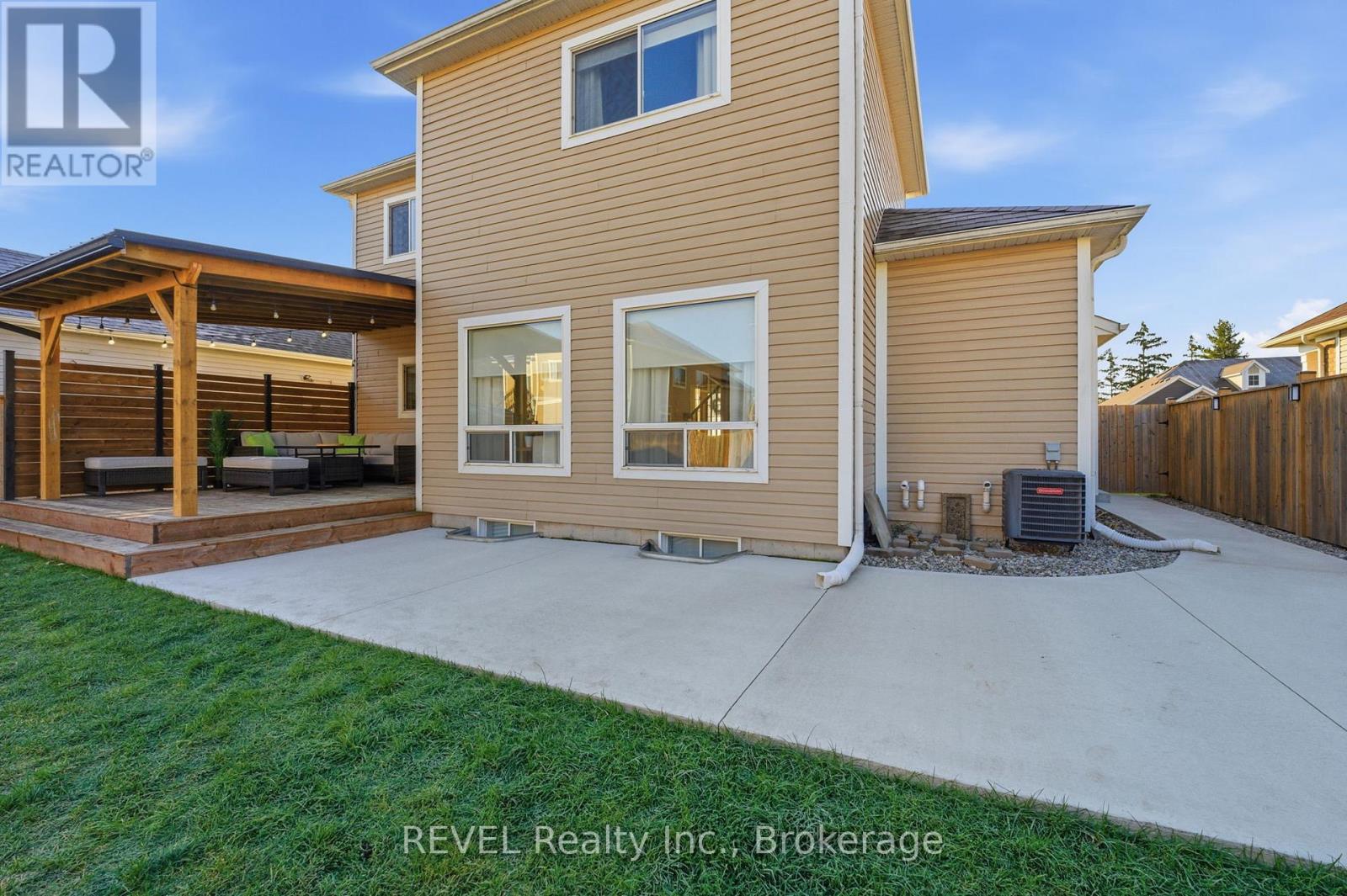 1058 Meadowood Street, Fort Erie (Crescent Park), Ontario  L2A 0B9 - Photo 44 - X12565932