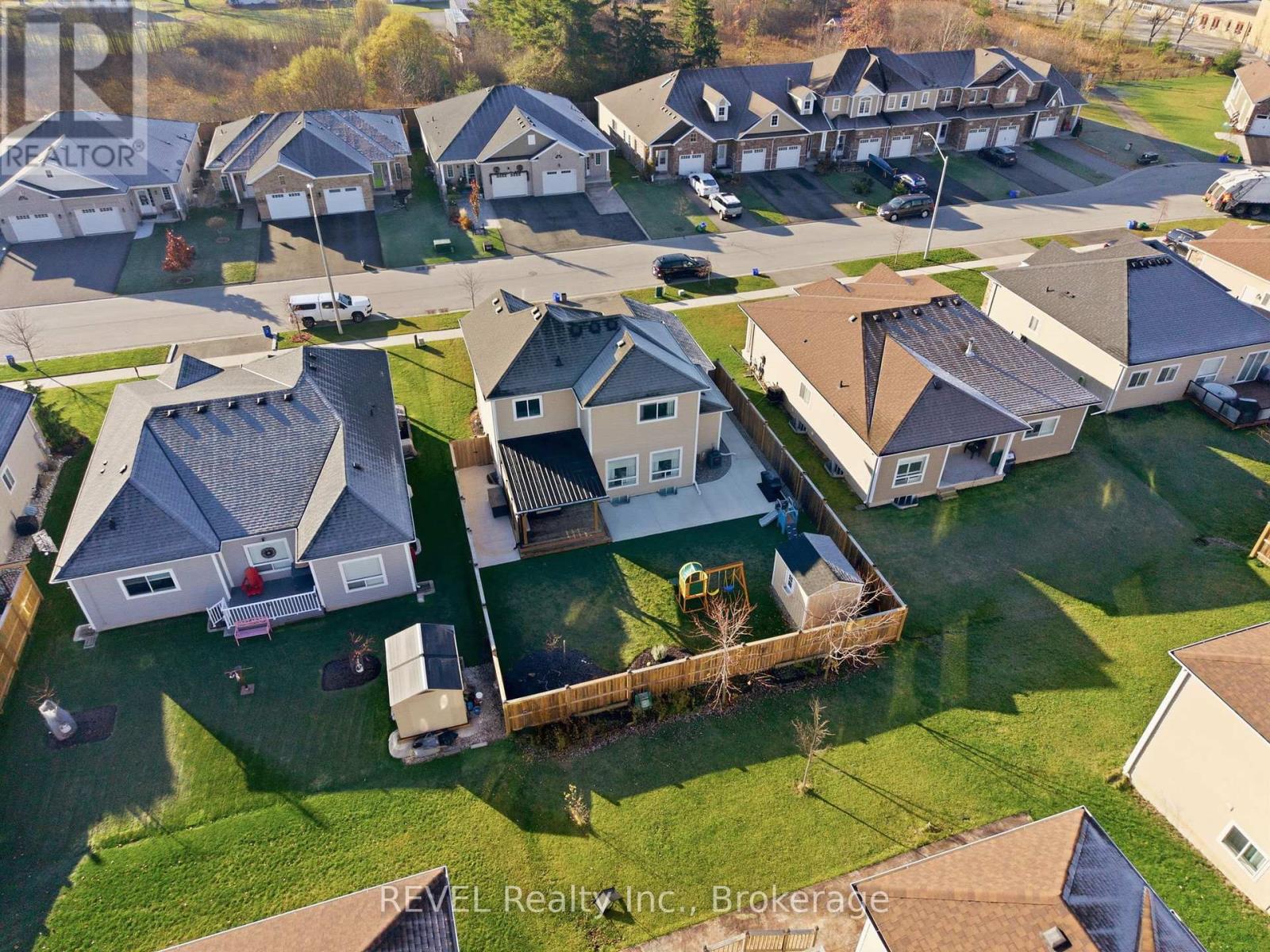 1058 Meadowood Street, Fort Erie, Ontario  L2A 0B9 - Photo 8 - X12565932