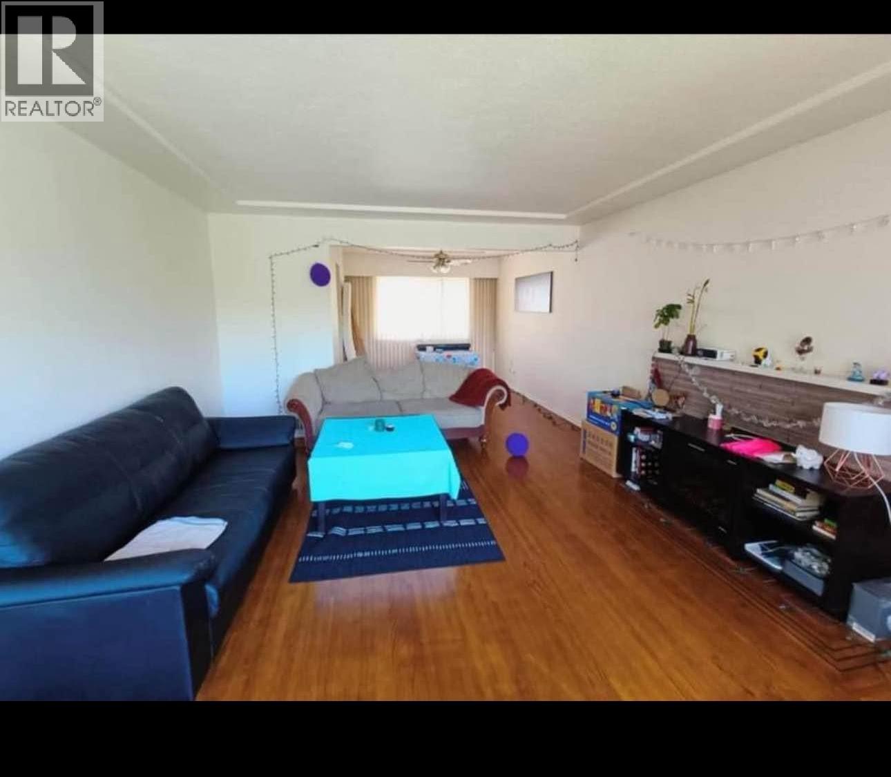 1 556x SUSSEX AVENUE, Burnaby, British Columbia