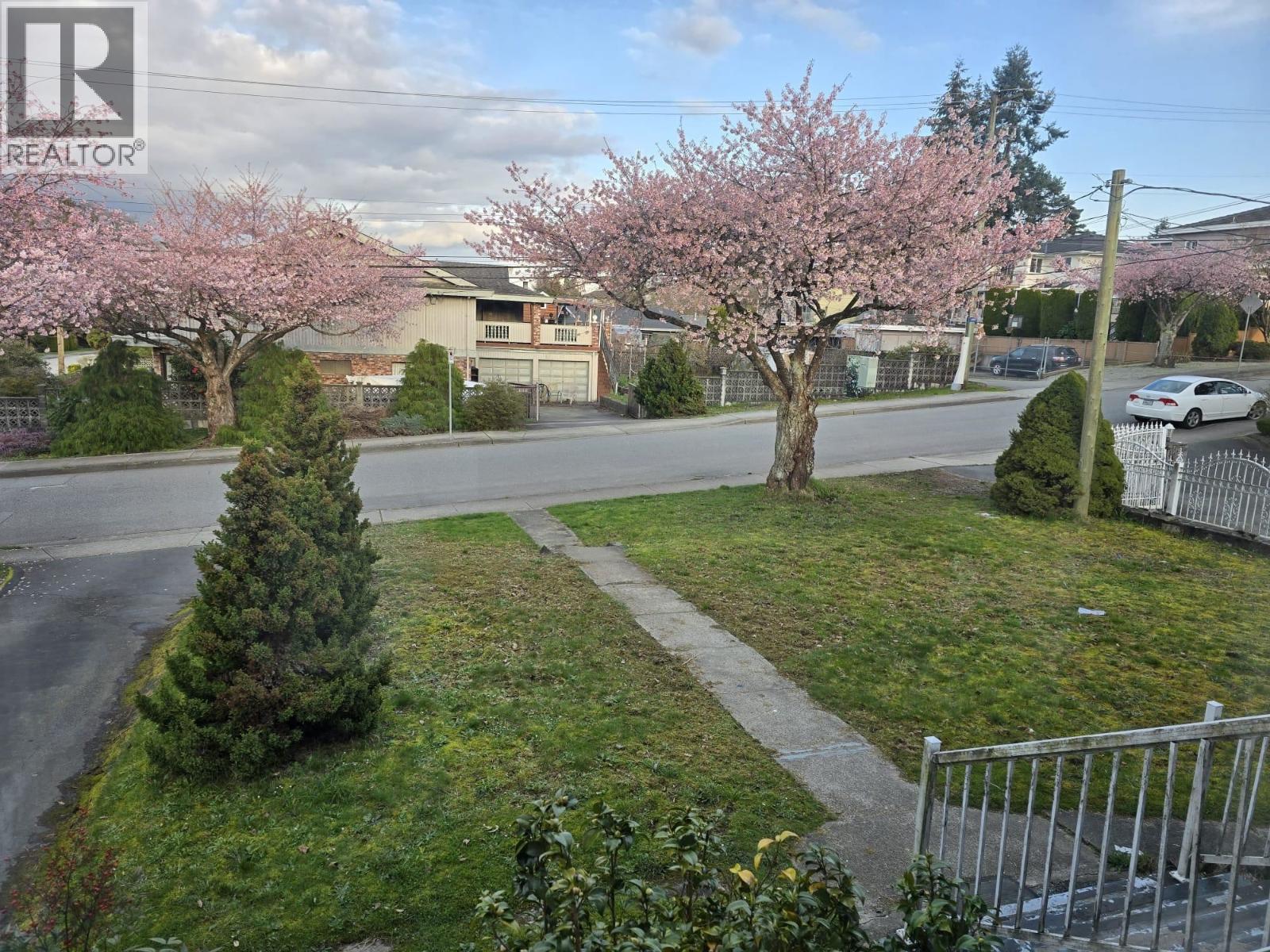 1 x567 SUSSEX AVENUE, Burnaby, British Columbia