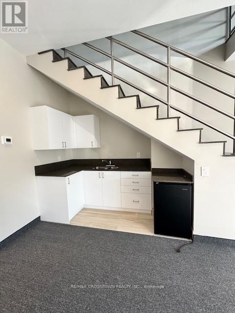 5 - 399 Applewood Crescent, Vaughan, Ontario  L4K 4J3 - Photo 5 - N12411547