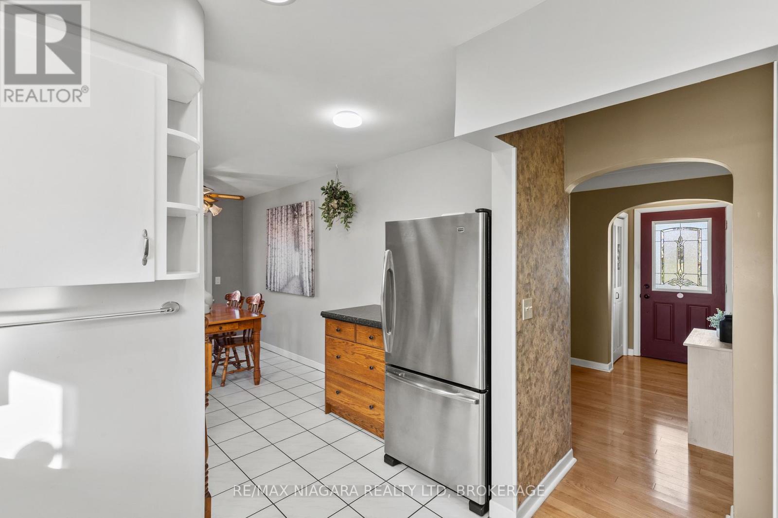 61 Coronation Road W, Port Colborne, Ontario  L3K 3Z5 - Photo 12 - X12565928