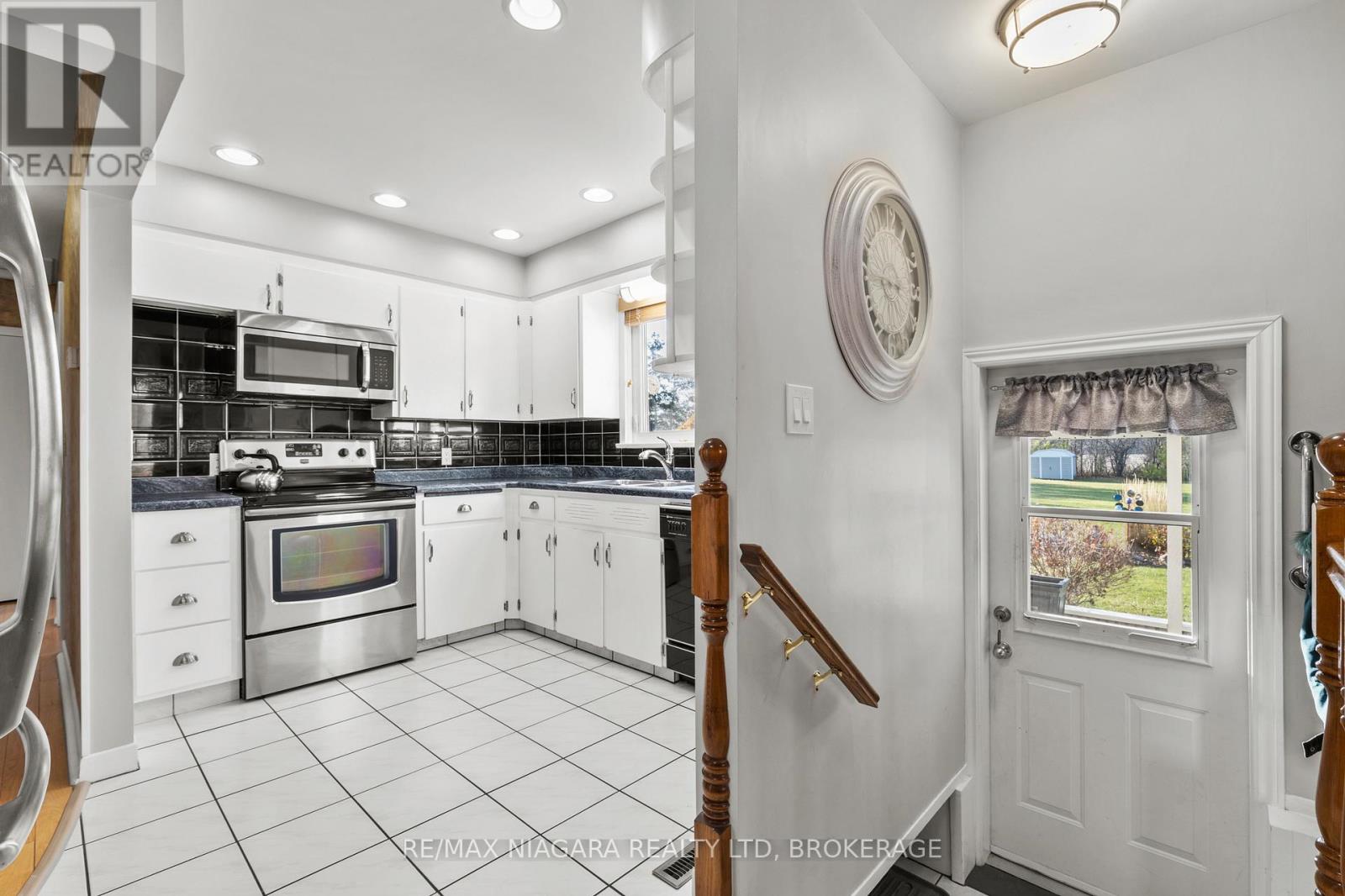 61 Coronation Road W, Port Colborne, Ontario  L3K 3Z5 - Photo 15 - X12565928