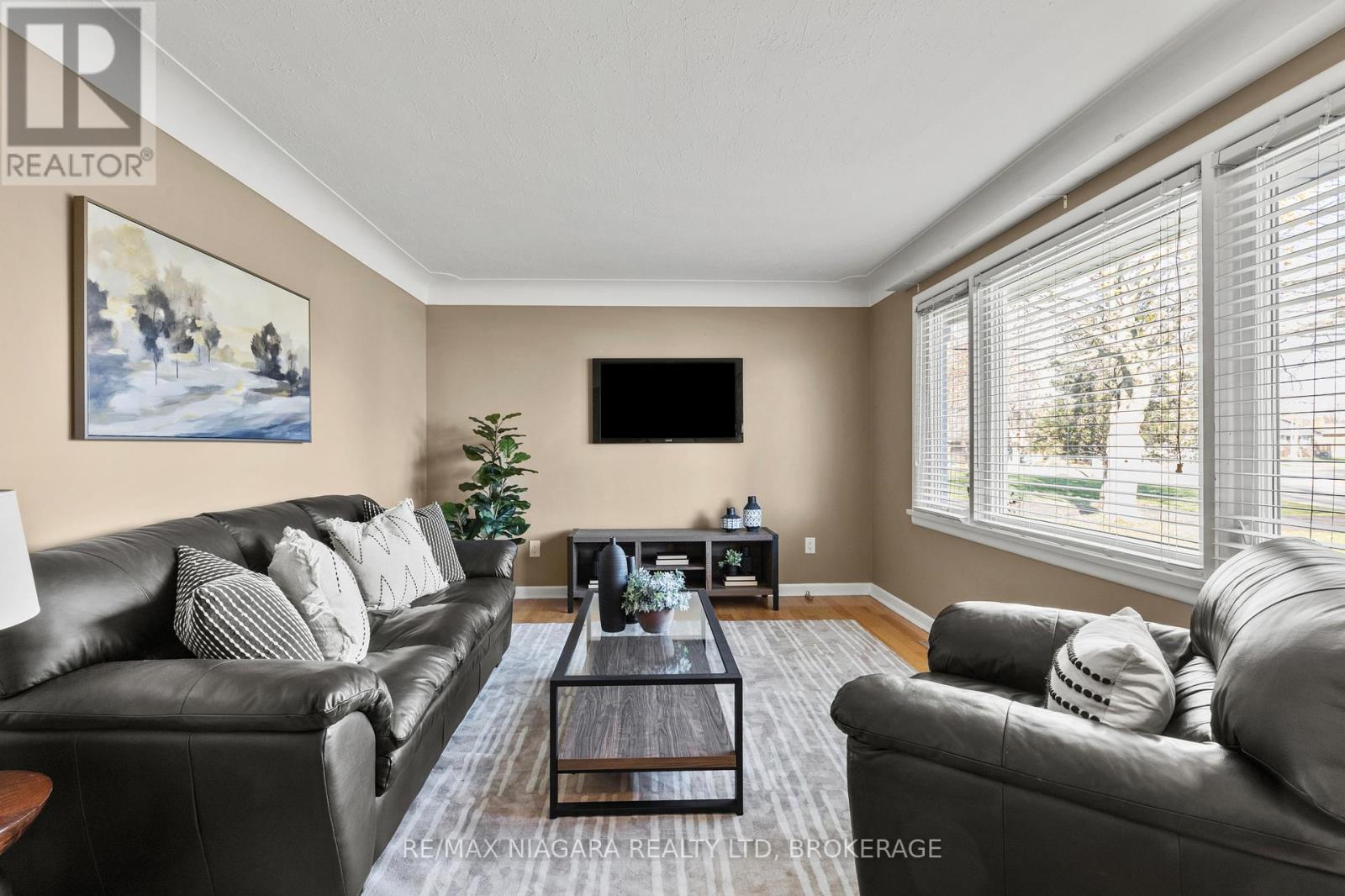 61 Coronation Road W, Port Colborne, Ontario  L3K 3Z5 - Photo 11 - X12565928