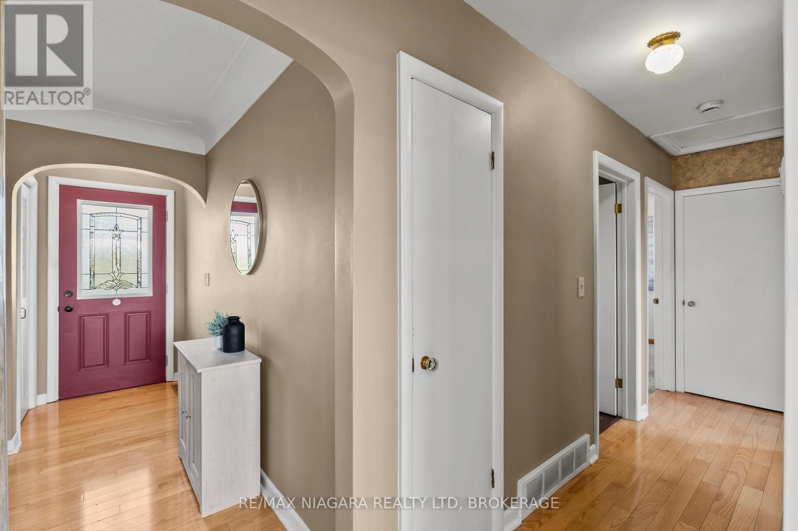 61 Coronation Road W, Port Colborne, Ontario  L3K 3Z5 - Photo 7 - X12565928