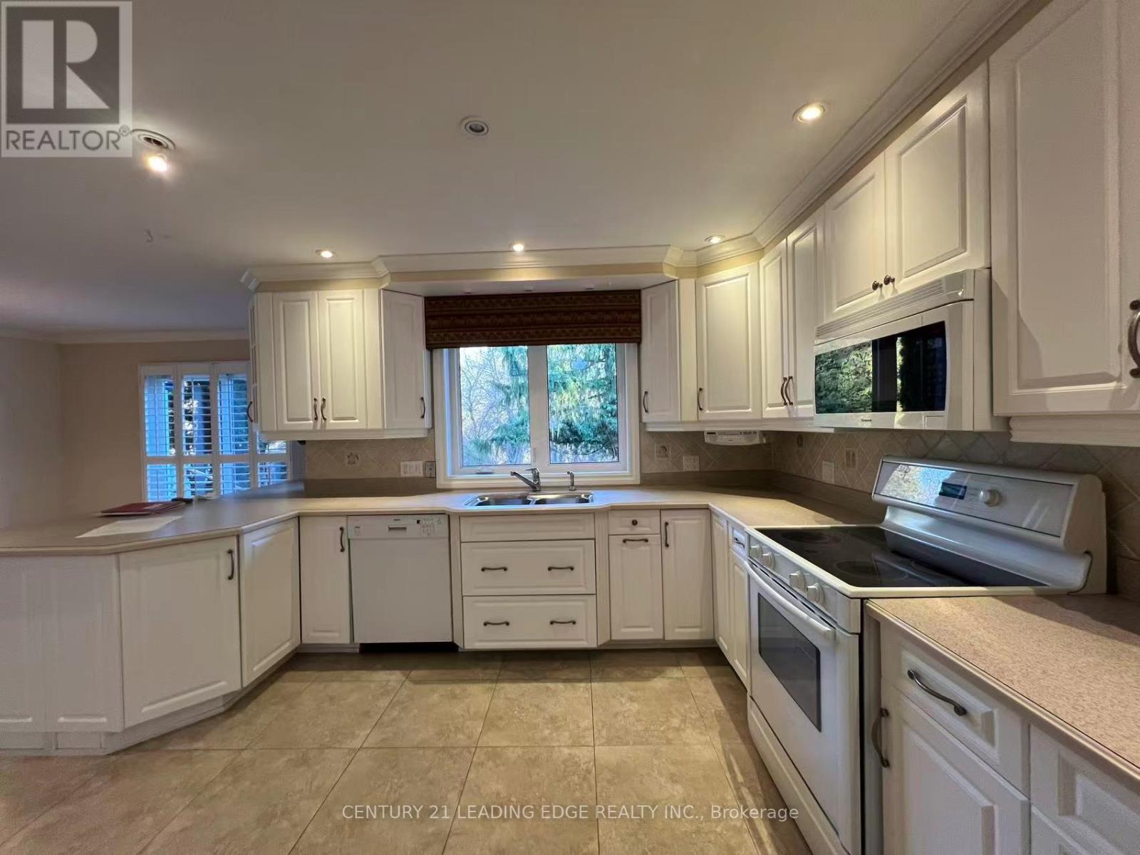 17 Mcphillips Avenue, Markham, Ontario  L3P 1C4 - Photo 7 - N12563400