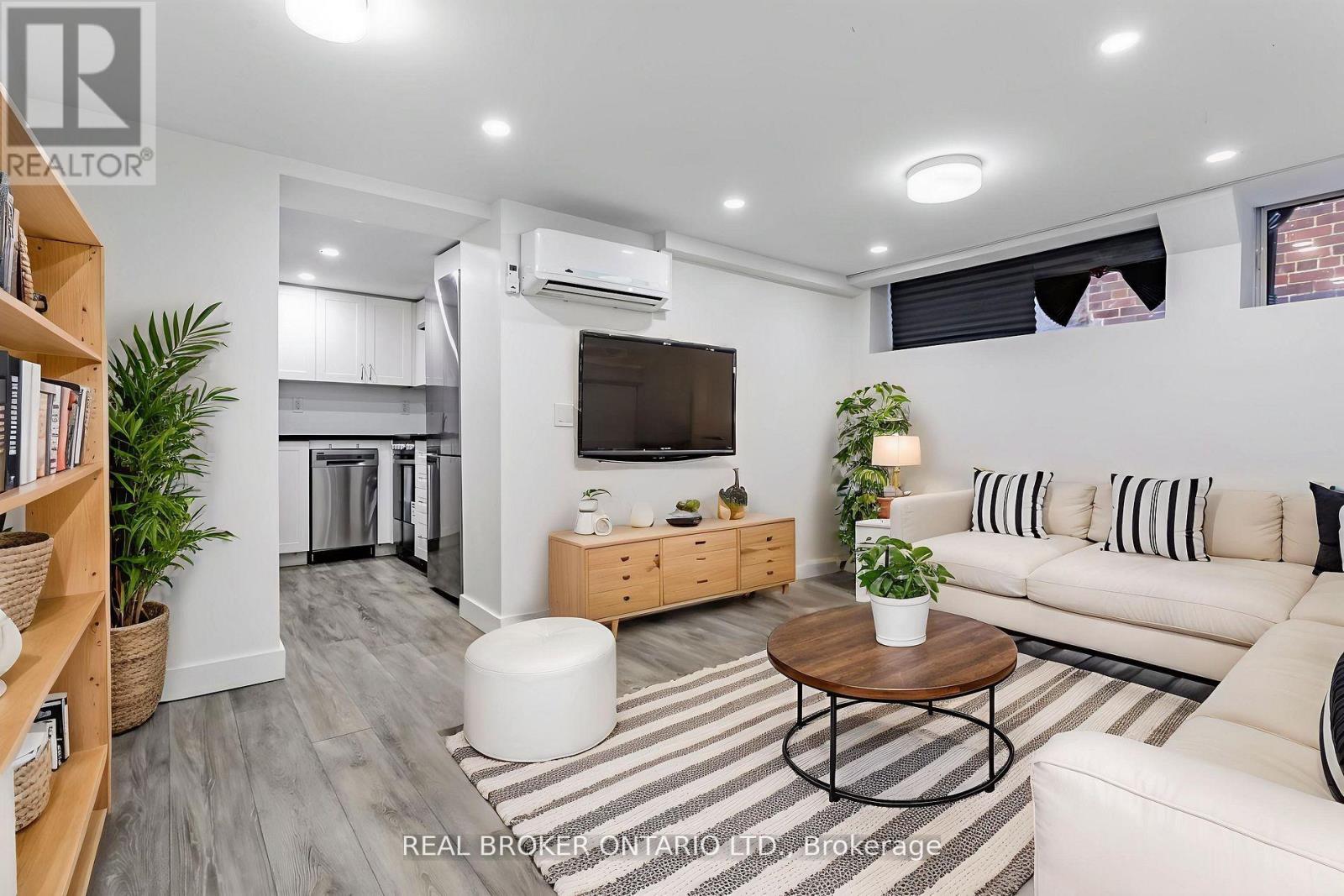 C - 1088 AVENUE ROAD, Toronto, Ontario