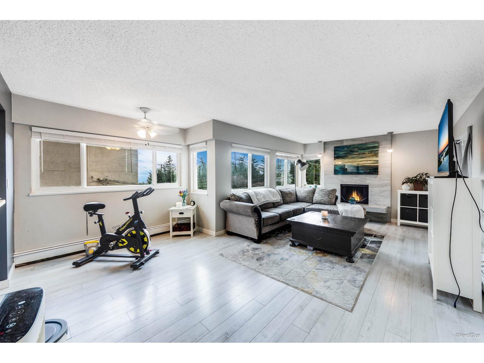 207 1381 Martin Street, White Rock, British Columbia  V4B 3W6 - Photo 3 - R3069114