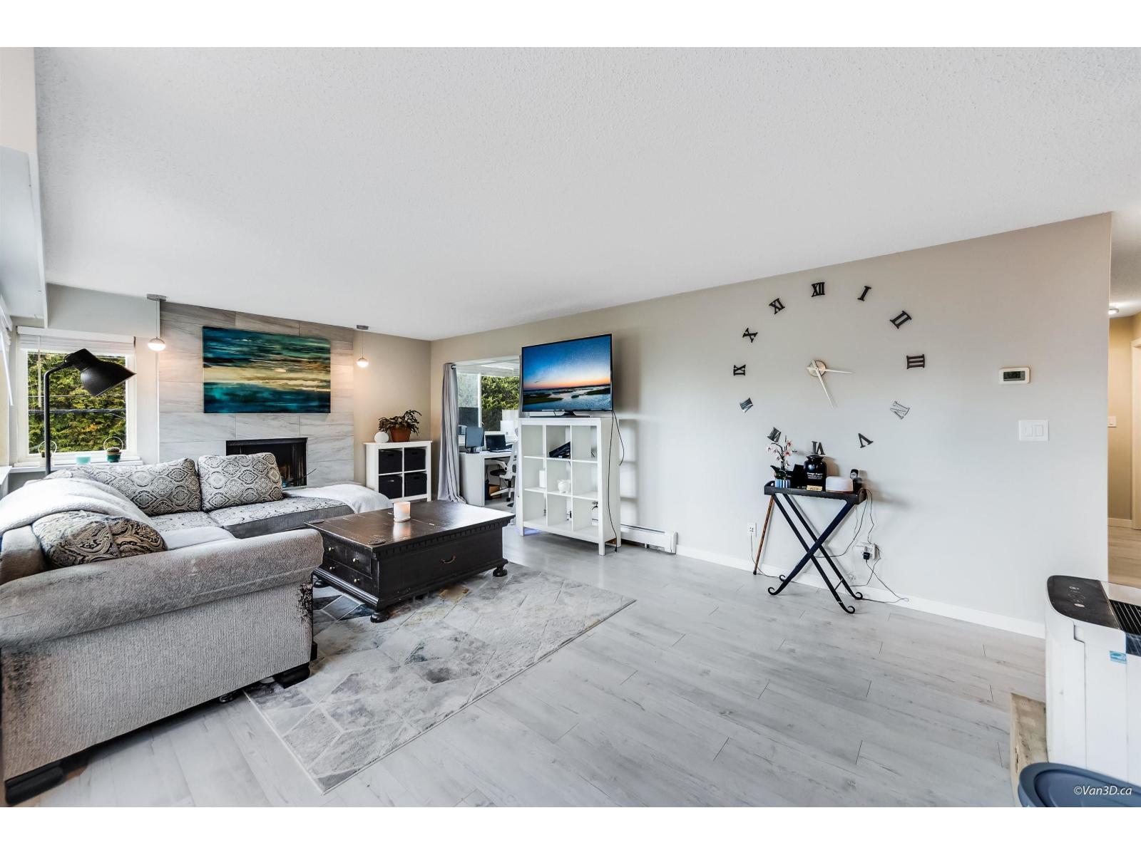 207 1381 Martin Street, White Rock, British Columbia  V4B 3W6 - Photo 2 - R3069114