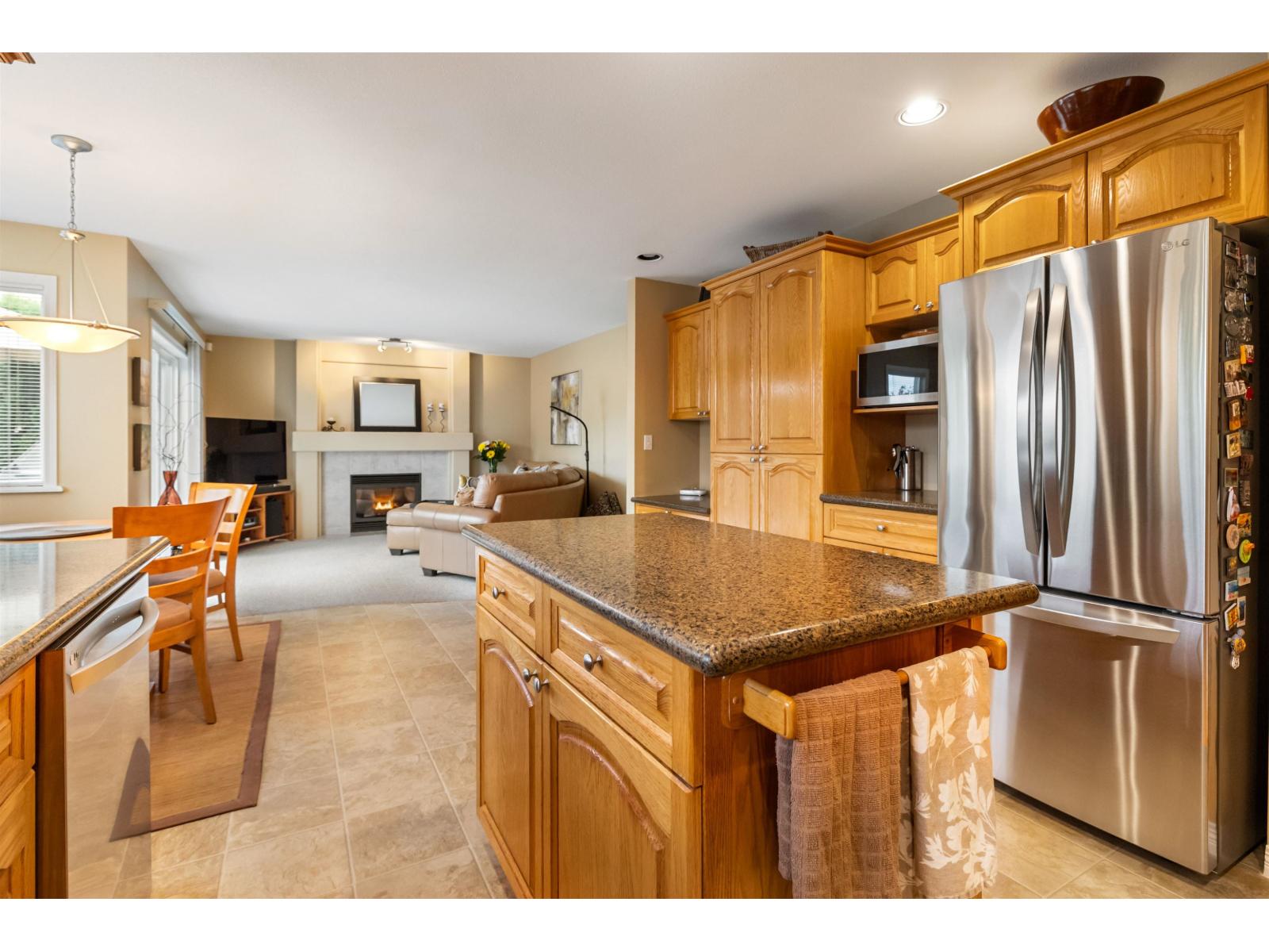 8470 166a Street, Surrey, British Columbia  V4N 4Z4 - Photo 12 - R3069161