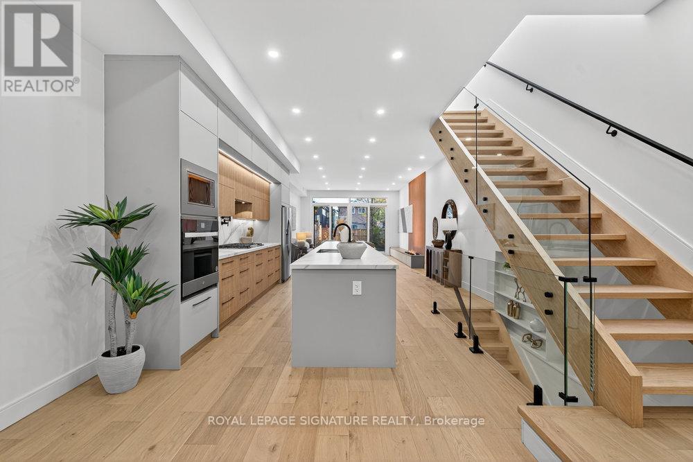 241 Cedarvale Avenue, Toronto, Ontario  M4C 4K3 - Photo 10 - E12565844