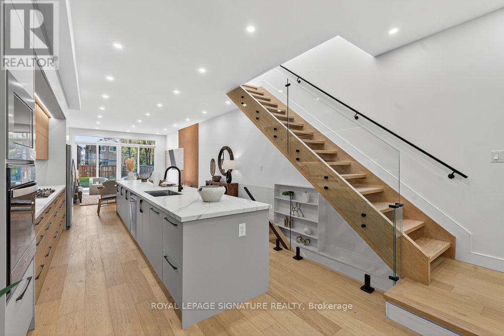 241 Cedarvale Avenue, Toronto, Ontario  M4C 4K3 - Photo 11 - E12565844