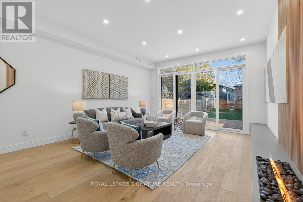 241 Cedarvale Avenue, Toronto, Ontario  M4C 4K3 - Photo 17 - E12565844