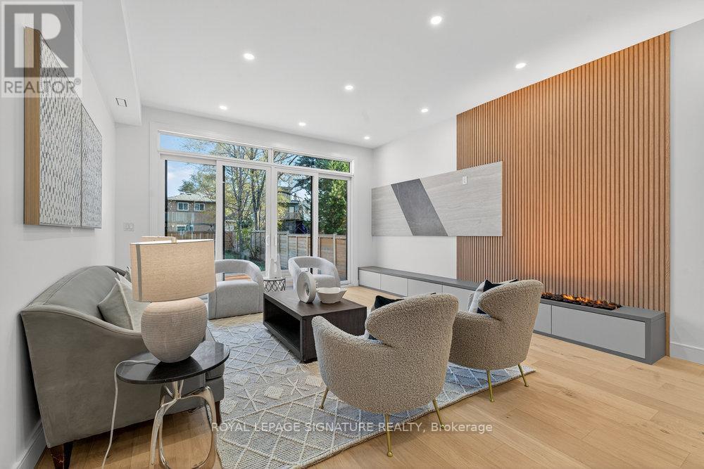 241 Cedarvale Avenue, Toronto, Ontario  M4C 4K3 - Photo 18 - E12565844