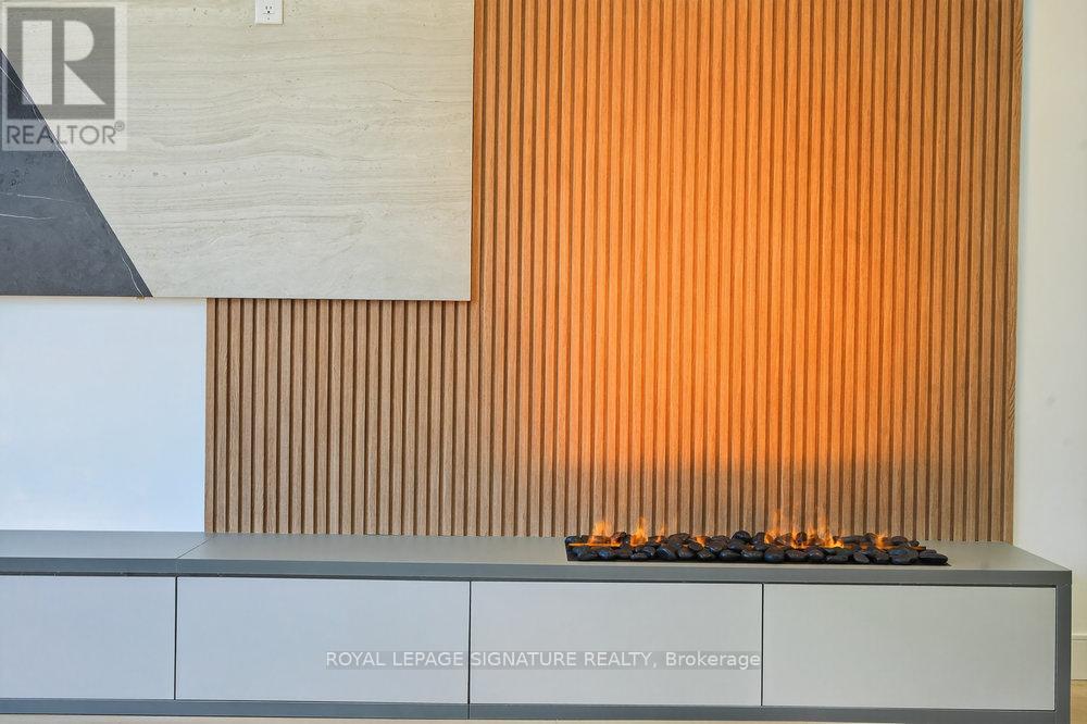 241 Cedarvale Avenue, Toronto, Ontario  M4C 4K3 - Photo 19 - E12565844