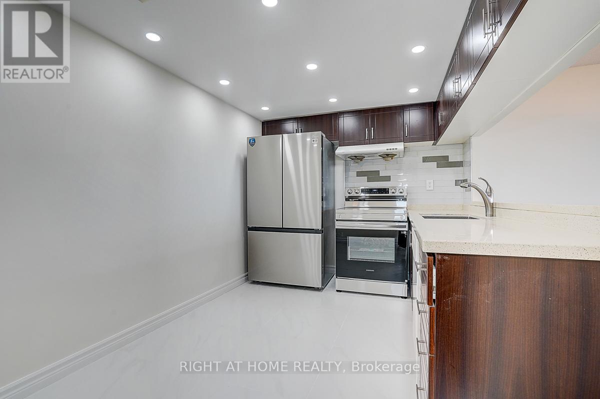 1807 - 300 Alton Towers Circle, Toronto, Ontario  M1V 4X9 - Photo 24 - E12565894