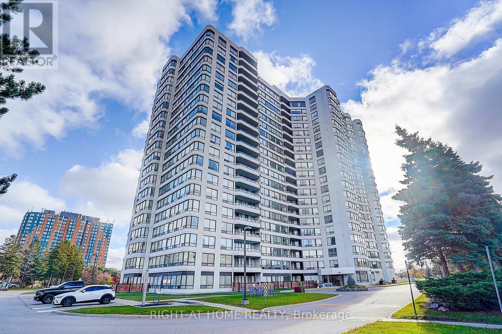 1807 - 300 Alton Towers Circle, Toronto, Ontario  M1V 4X9 - Photo 3 - E12565894