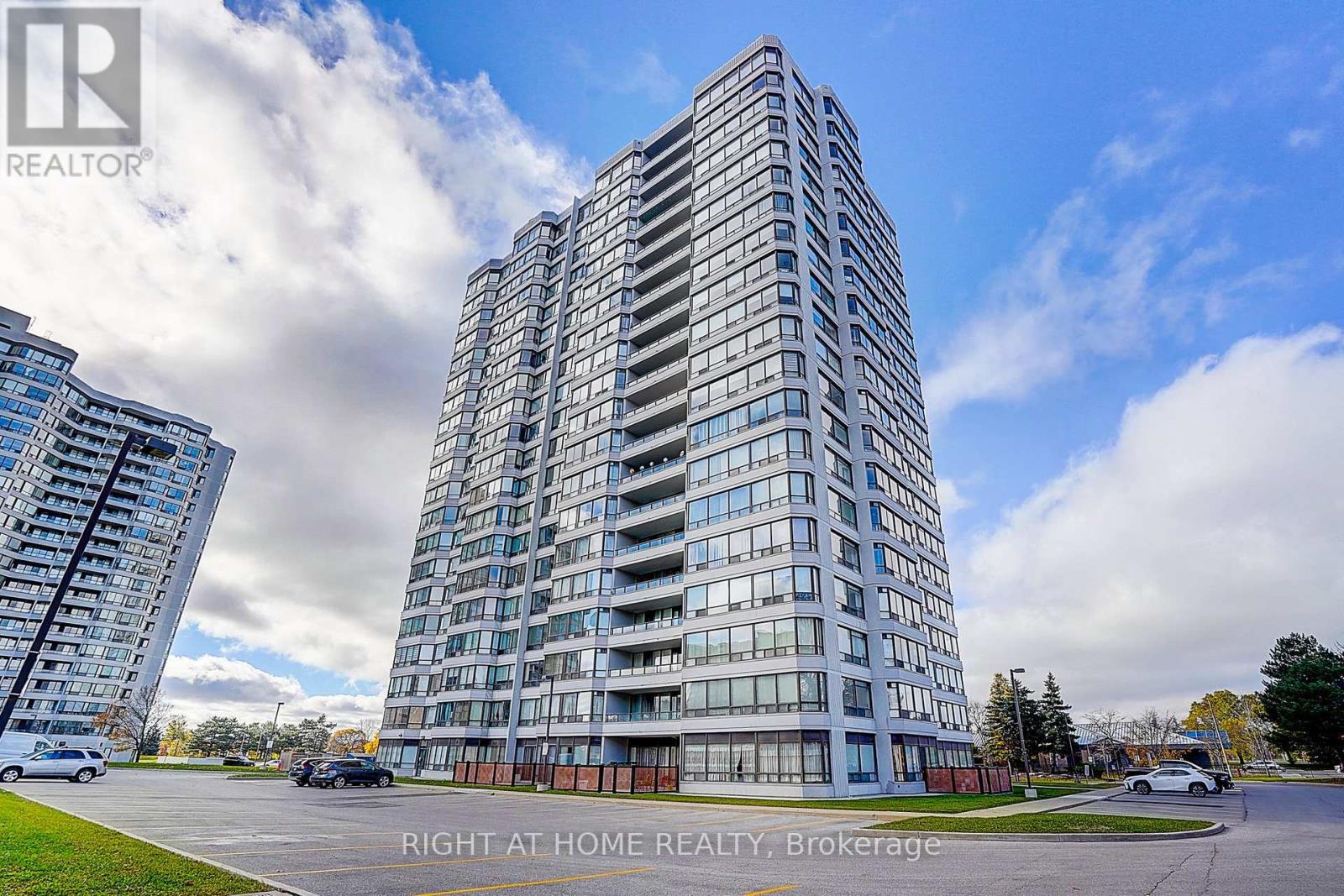 1807 - 300 Alton Towers Circle, Toronto, Ontario  M1V 4X9 - Photo 6 - E12565894