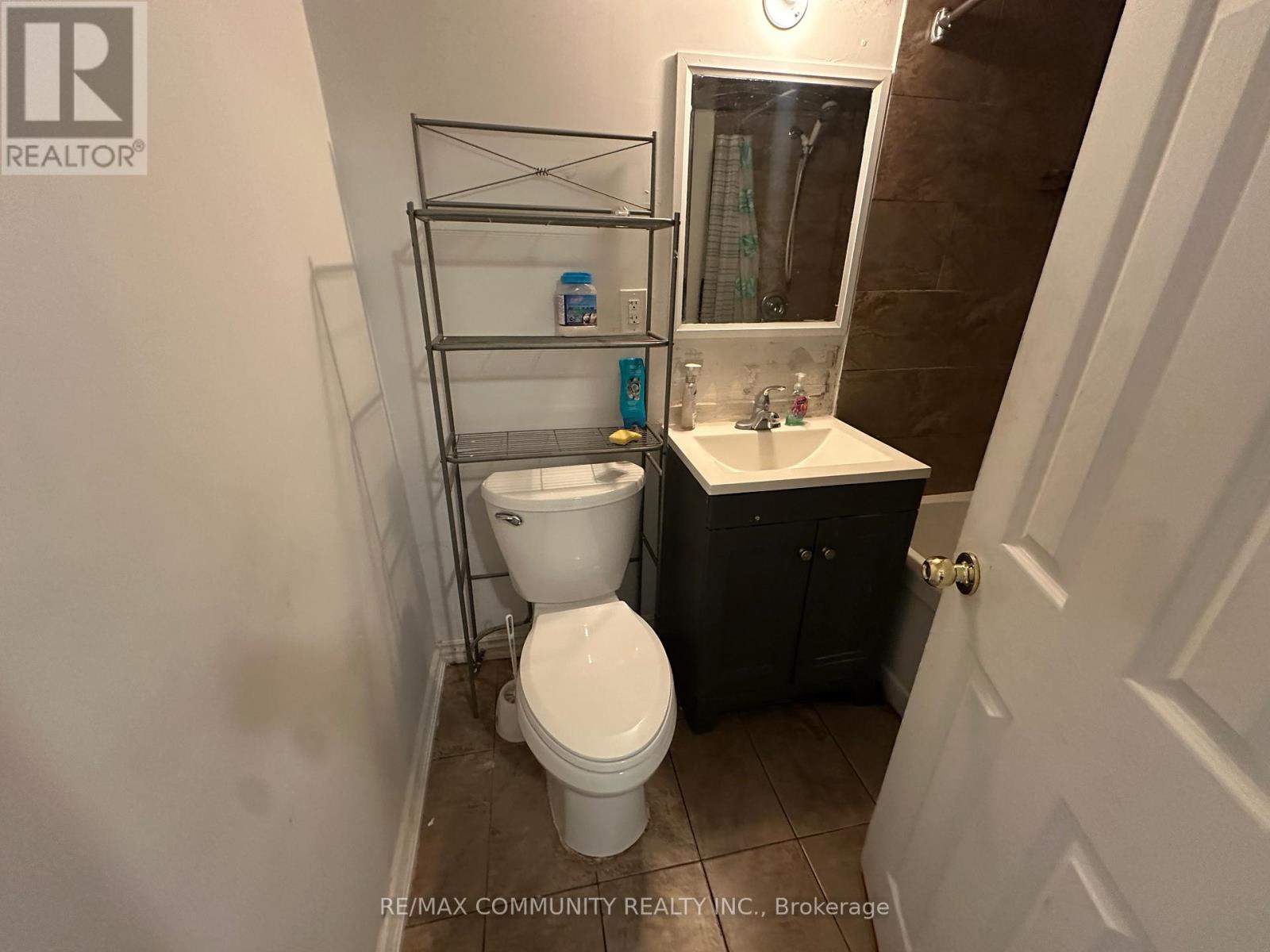 9 Valmount Avenue, Toronto, Ontario  M1C 1P3 - Photo 18 - E12554152