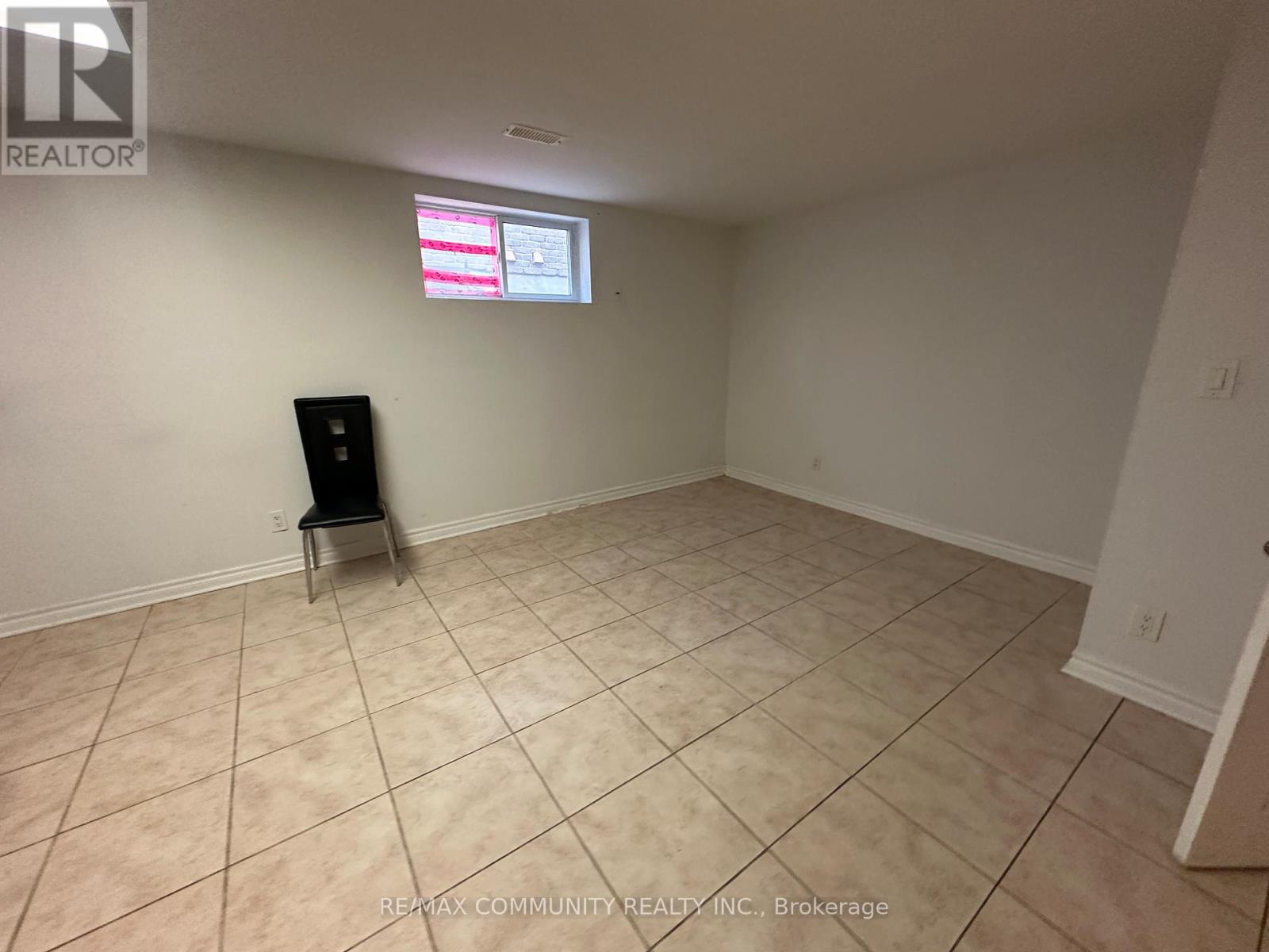 9 Valmount Avenue, Toronto, Ontario  M1C 1P3 - Photo 9 - E12554152