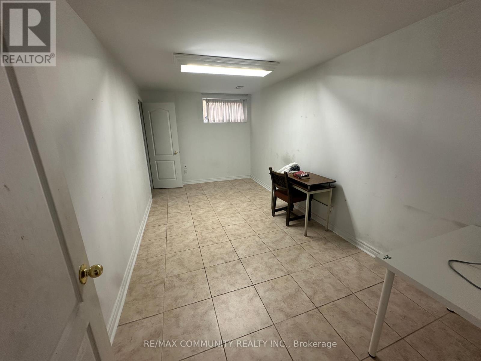 9 Valmount Avenue, Toronto, Ontario  M1C 1P3 - Photo 28 - E12554152