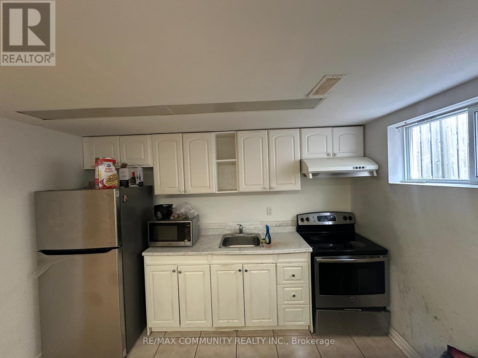 9 Valmount Avenue, Toronto, Ontario  M1C 1P3 - Photo 14 - E12554152