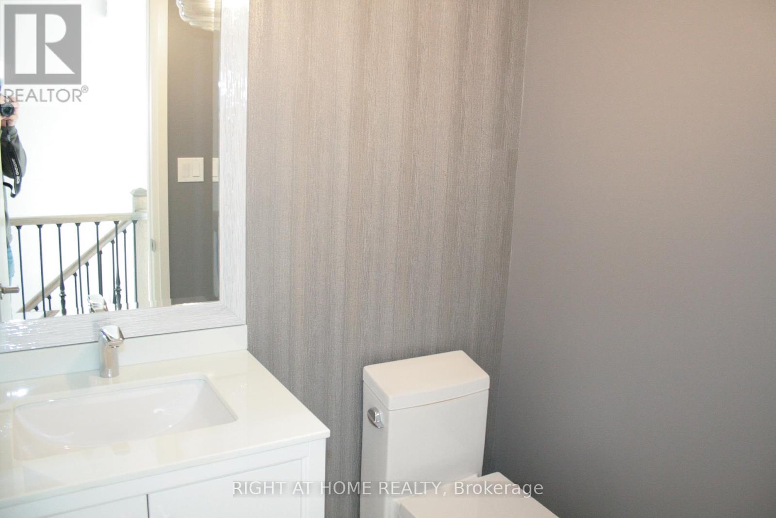 206 Arianna Crescent, Vaughan, Ontario  L6A 4Z9 - Photo 6 - N12565912