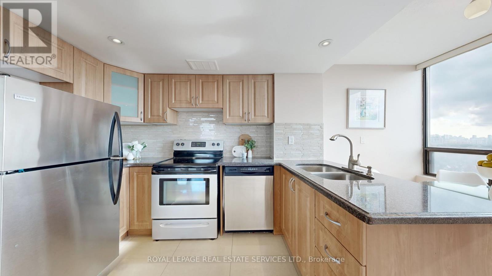 1510 - 7420 Bathurst Street, Vaughan, Ontario  L4J 6X4 - Photo 12 - N12565960