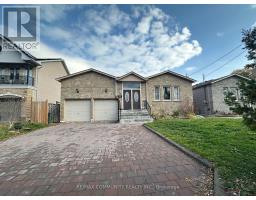 9 VALMOUNT AVENUE, Toronto, Ontario