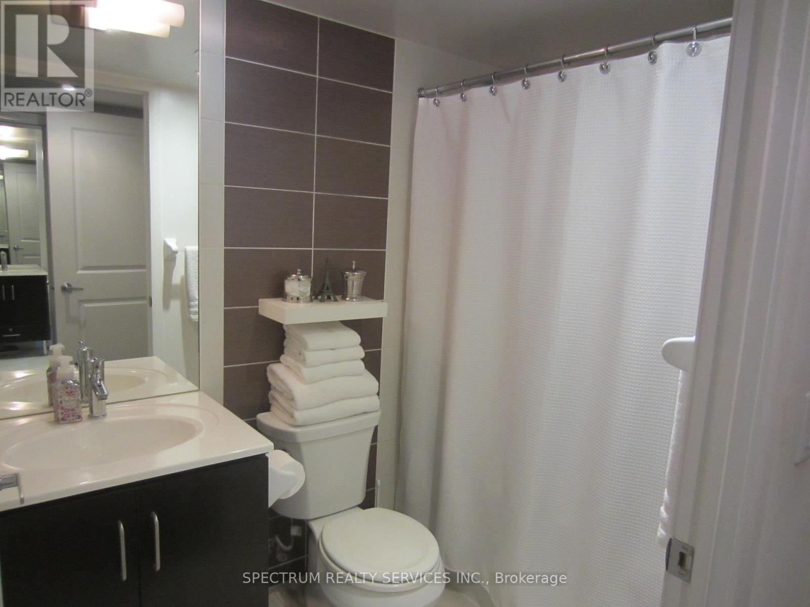 708 - 215 Sherway Gardens, Toronto, Ontario  M9C 0A4 - Photo 5 - W12565784