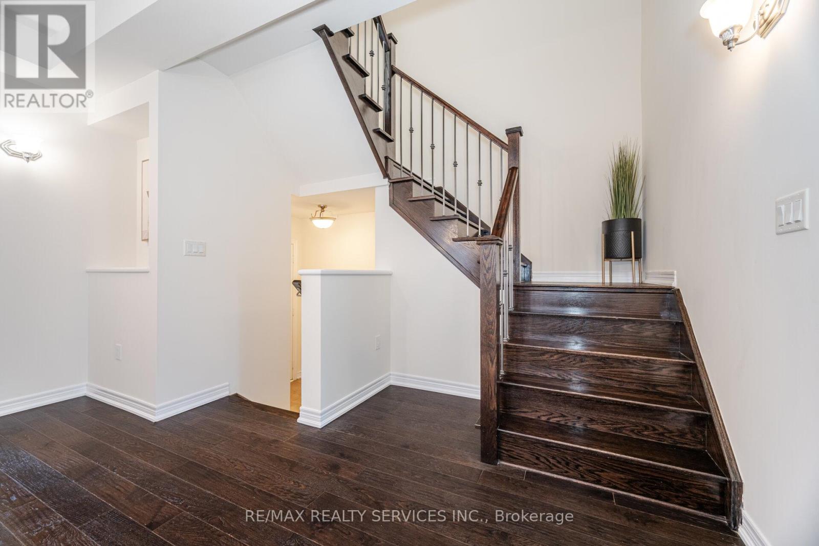 15 Vinewood Road, Caledon, Ontario  L7C 4A9 - Photo 27 - W12565856