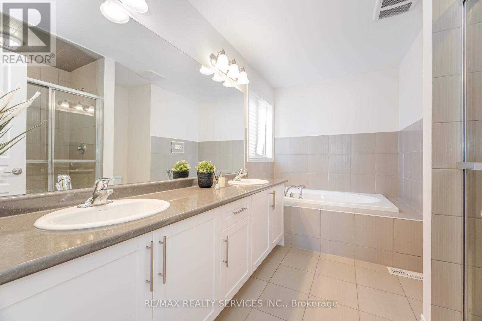 15 Vinewood Road, Caledon, Ontario  L7C 4A9 - Photo 32 - W12565856