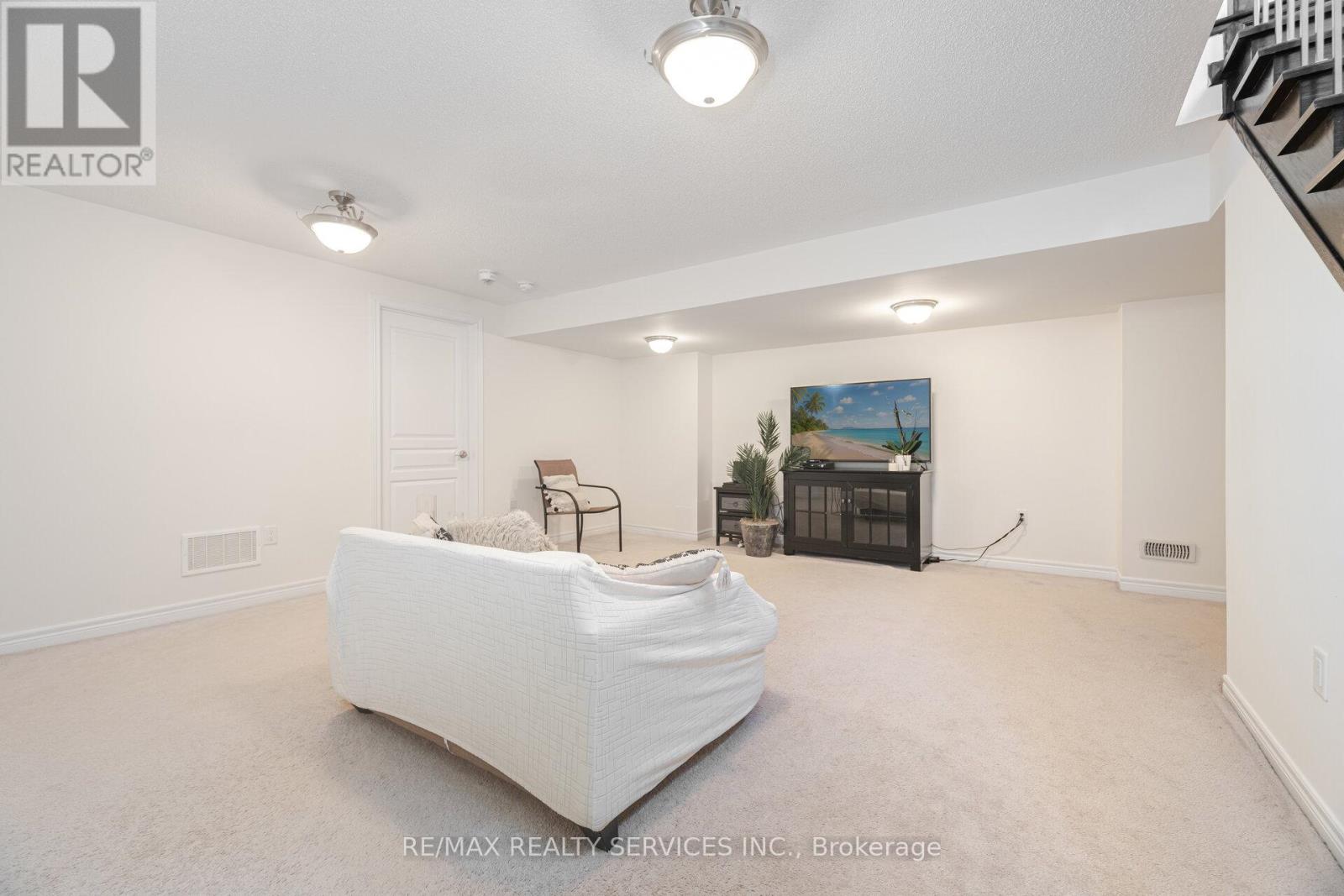 15 Vinewood Road, Caledon, Ontario  L7C 4A9 - Photo 45 - W12565856